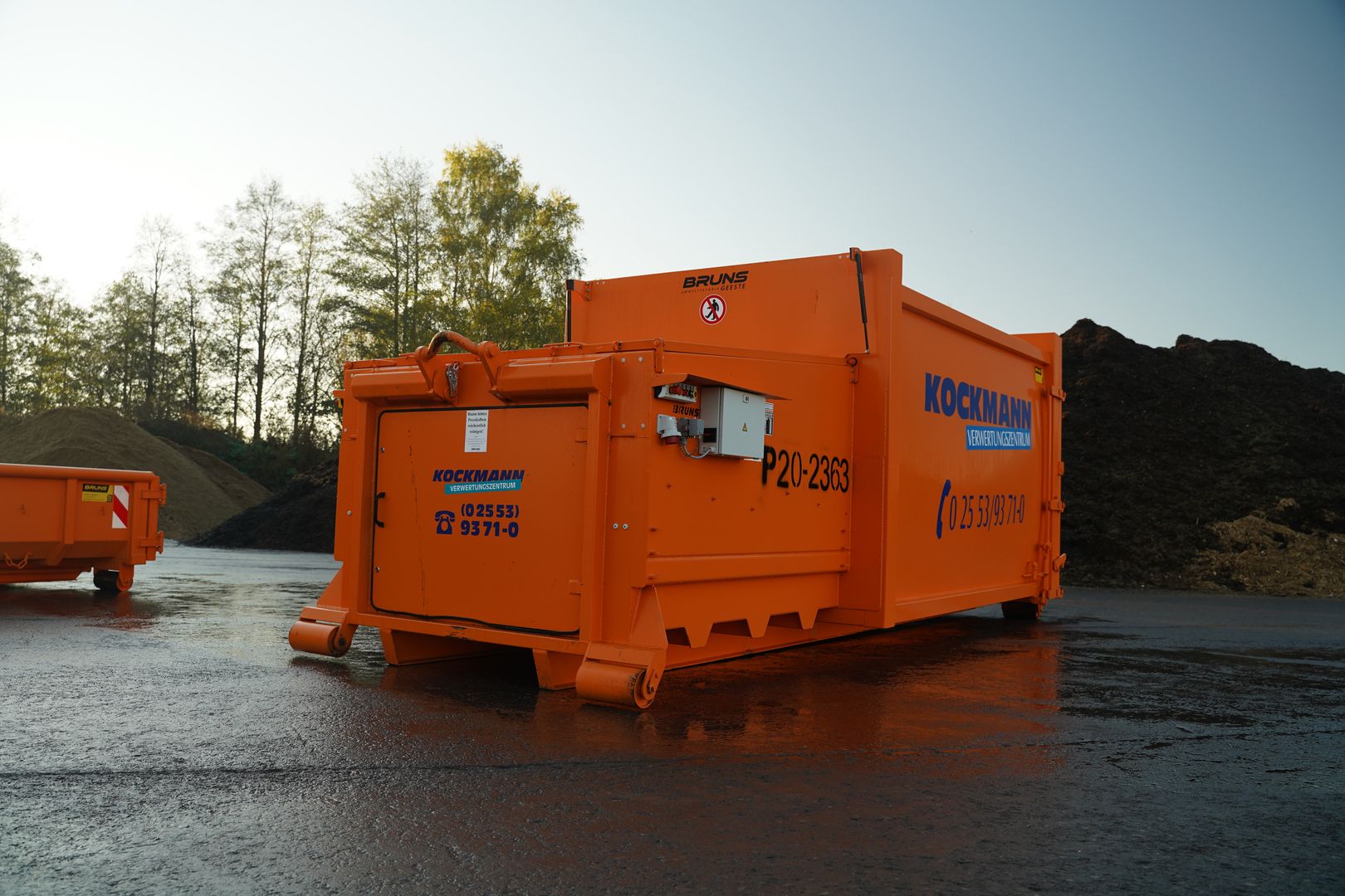 Selbstpresscontainer